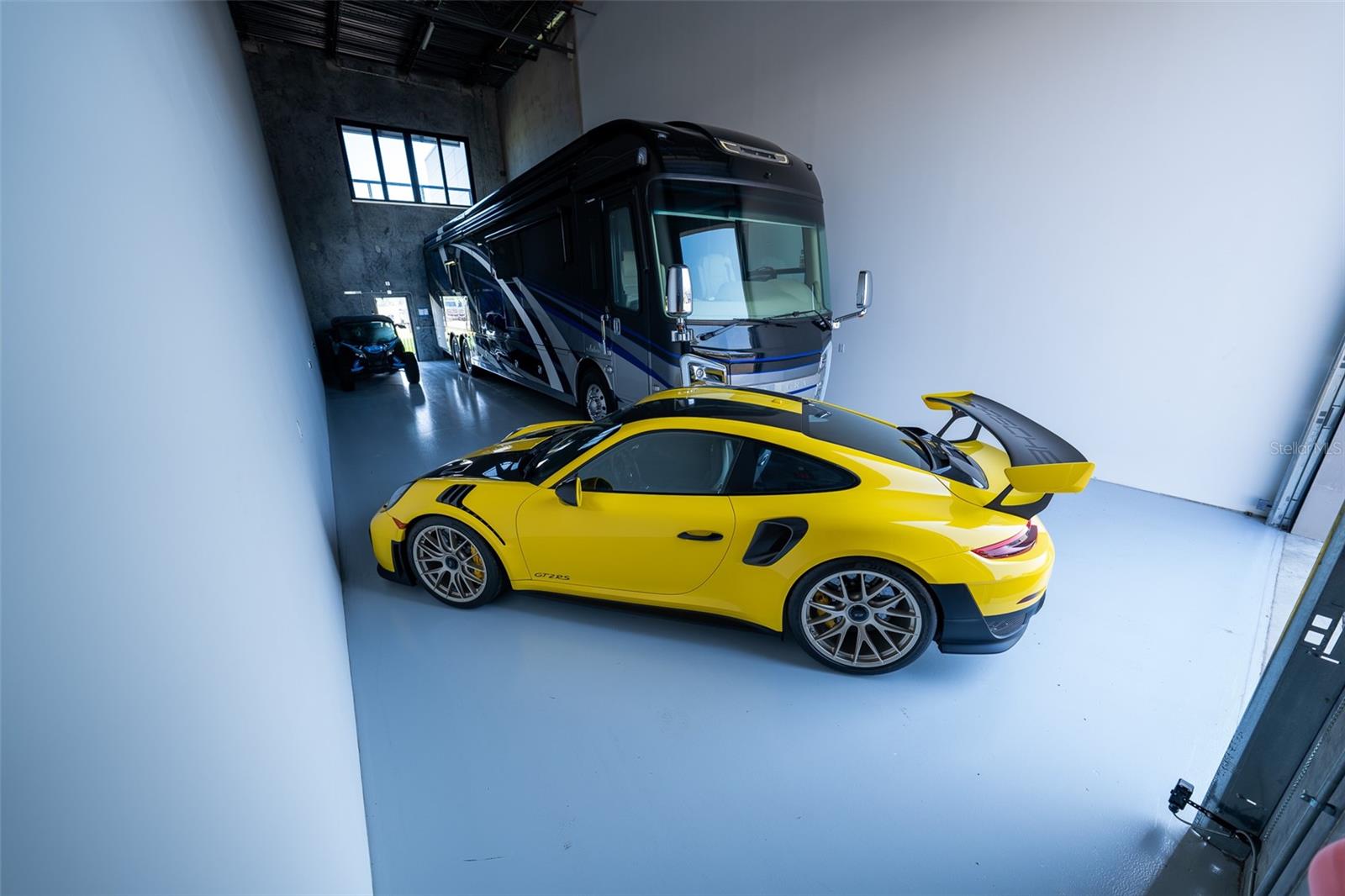 MOTOR ENCLAVE - Residential