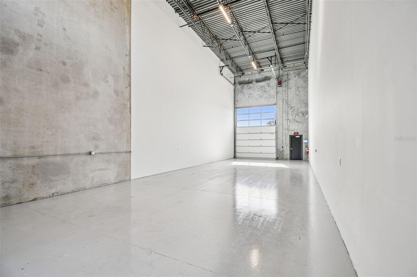 MOTOR ENCLAVE - Residential