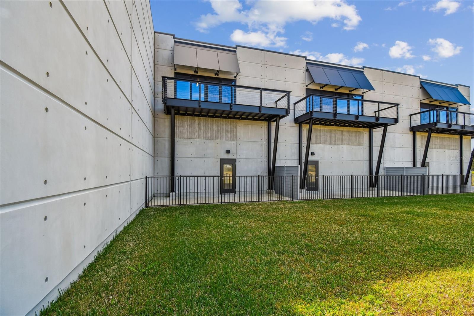 MOTOR ENCLAVE - Residential