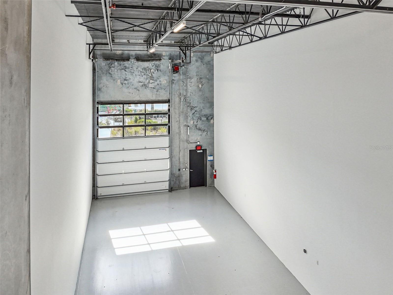 MOTOR ENCLAVE - Residential