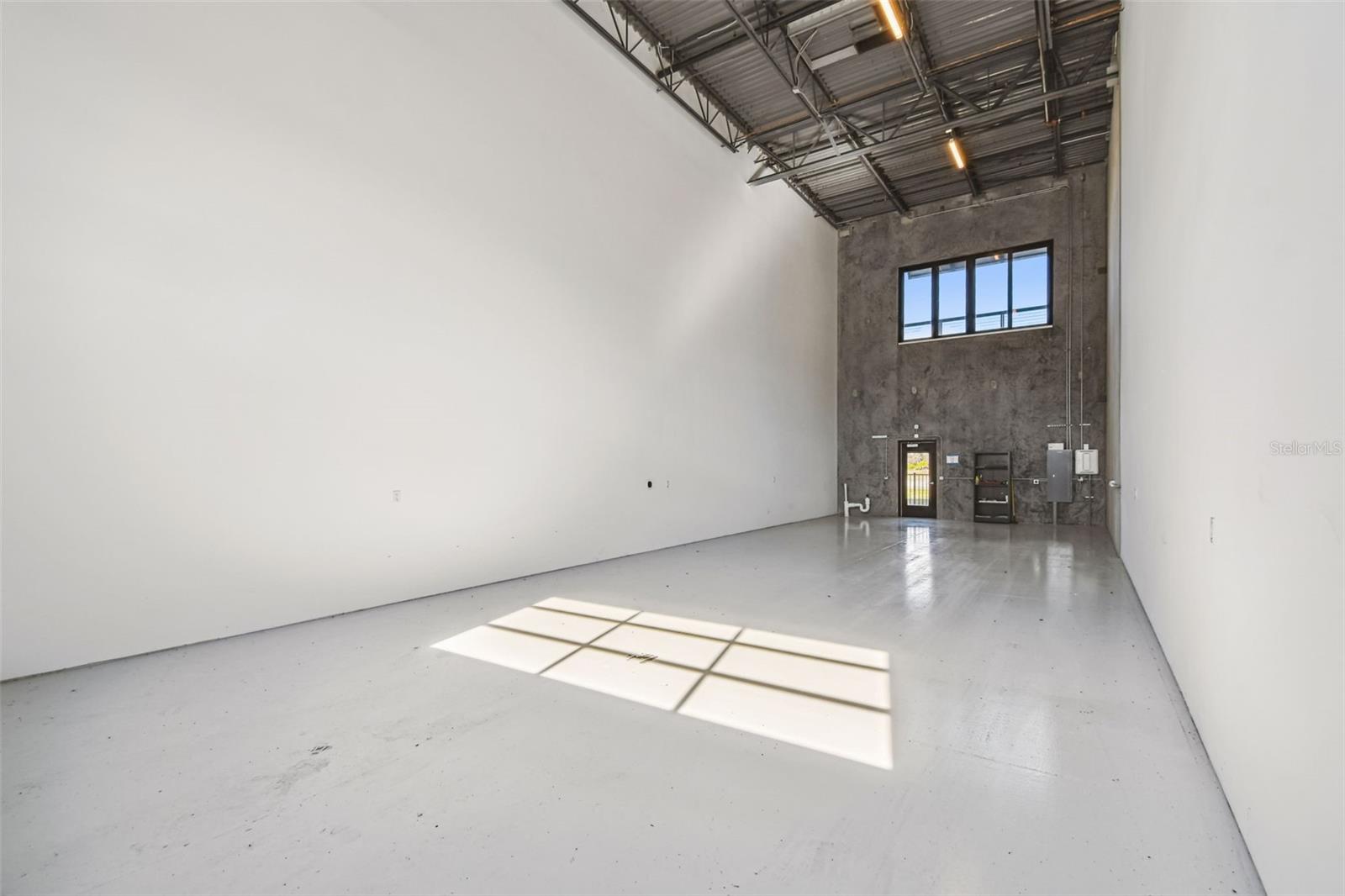 MOTOR ENCLAVE - Residential