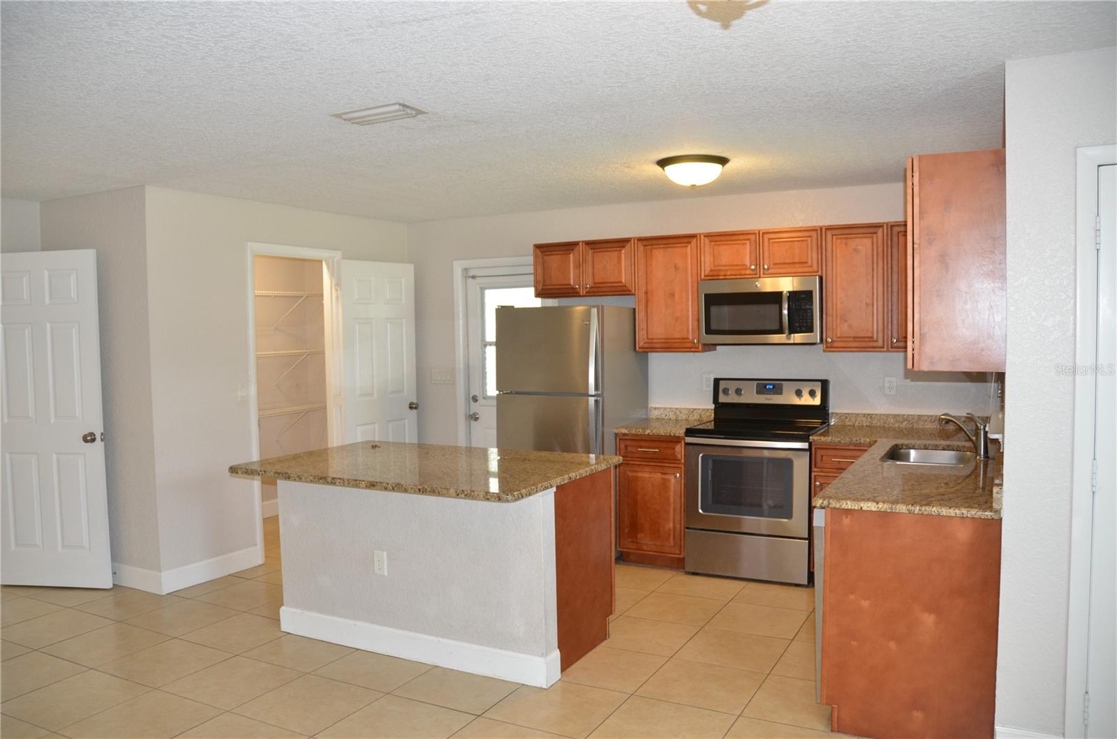 LEESBURG SHERWOOD HIGHLANDS - Residential Lease