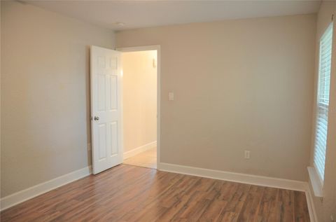 Tiny photo for 1602 Lancaster Avenue, Leesburg, FL 34748 (MLS # O6369594)