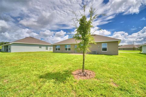 A home in AUBURNDALE