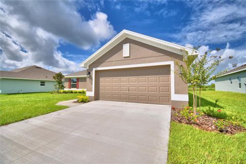 A home in AUBURNDALE