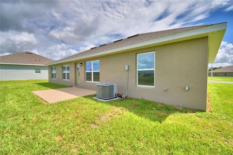 A home in AUBURNDALE