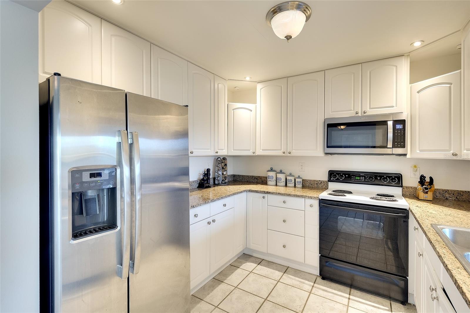 RIVER ISLES - Residential