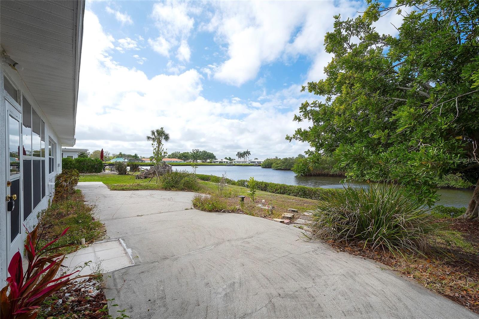 RIVER ISLES - Residential