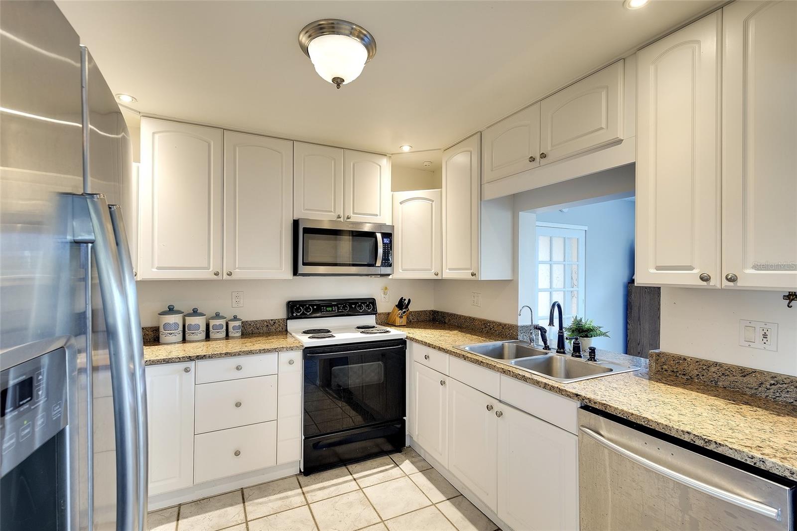 RIVER ISLES - Residential