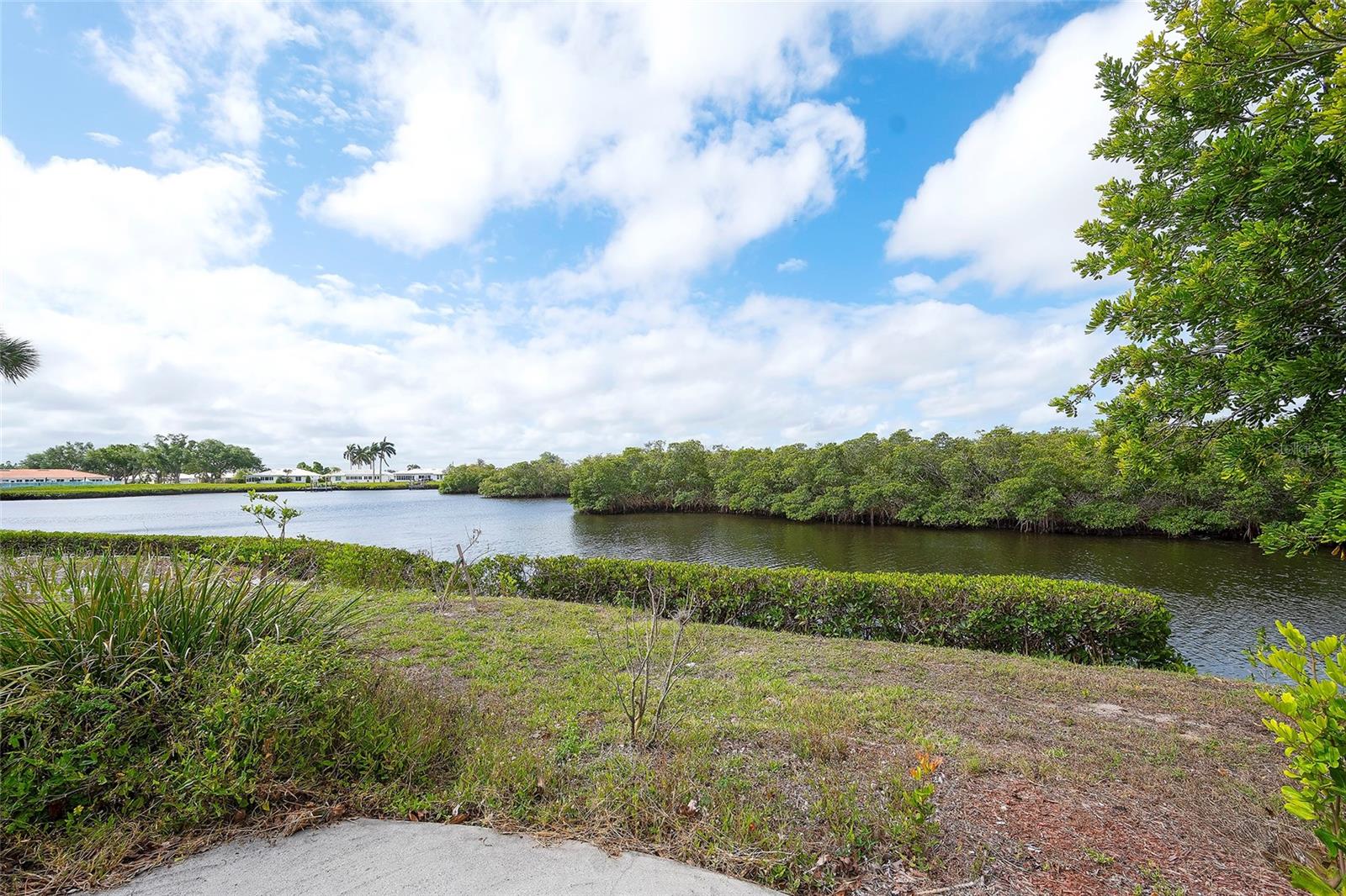 RIVER ISLES - Residential