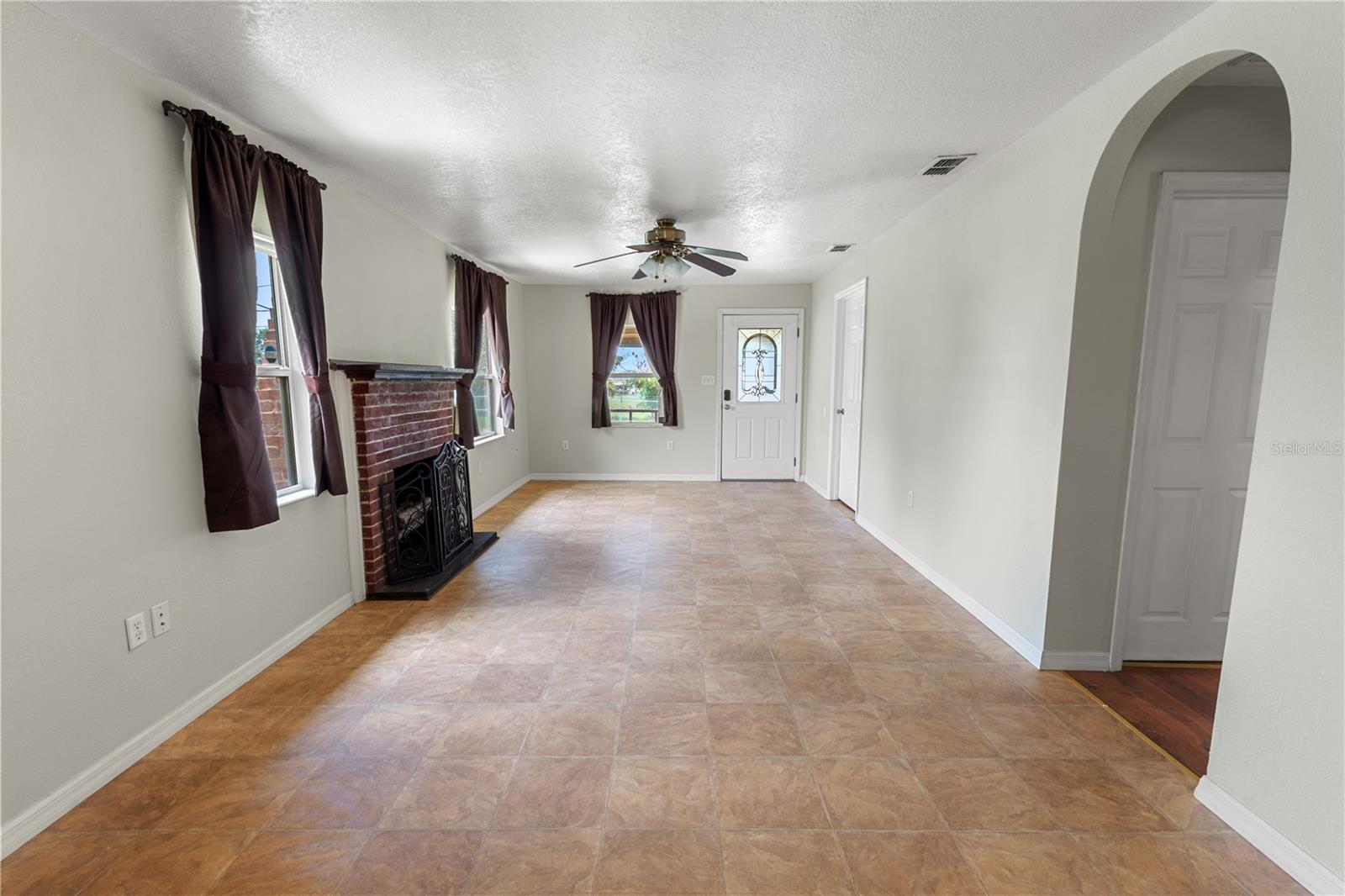 30 E 8TH STREET