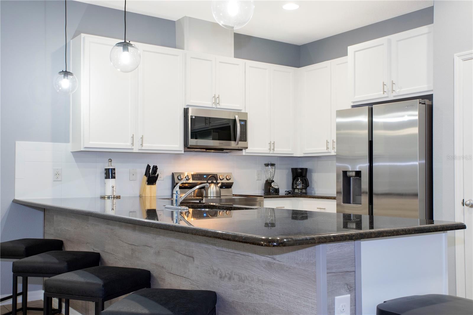 COMPASS BAY UNIT 3 - Residential Lease