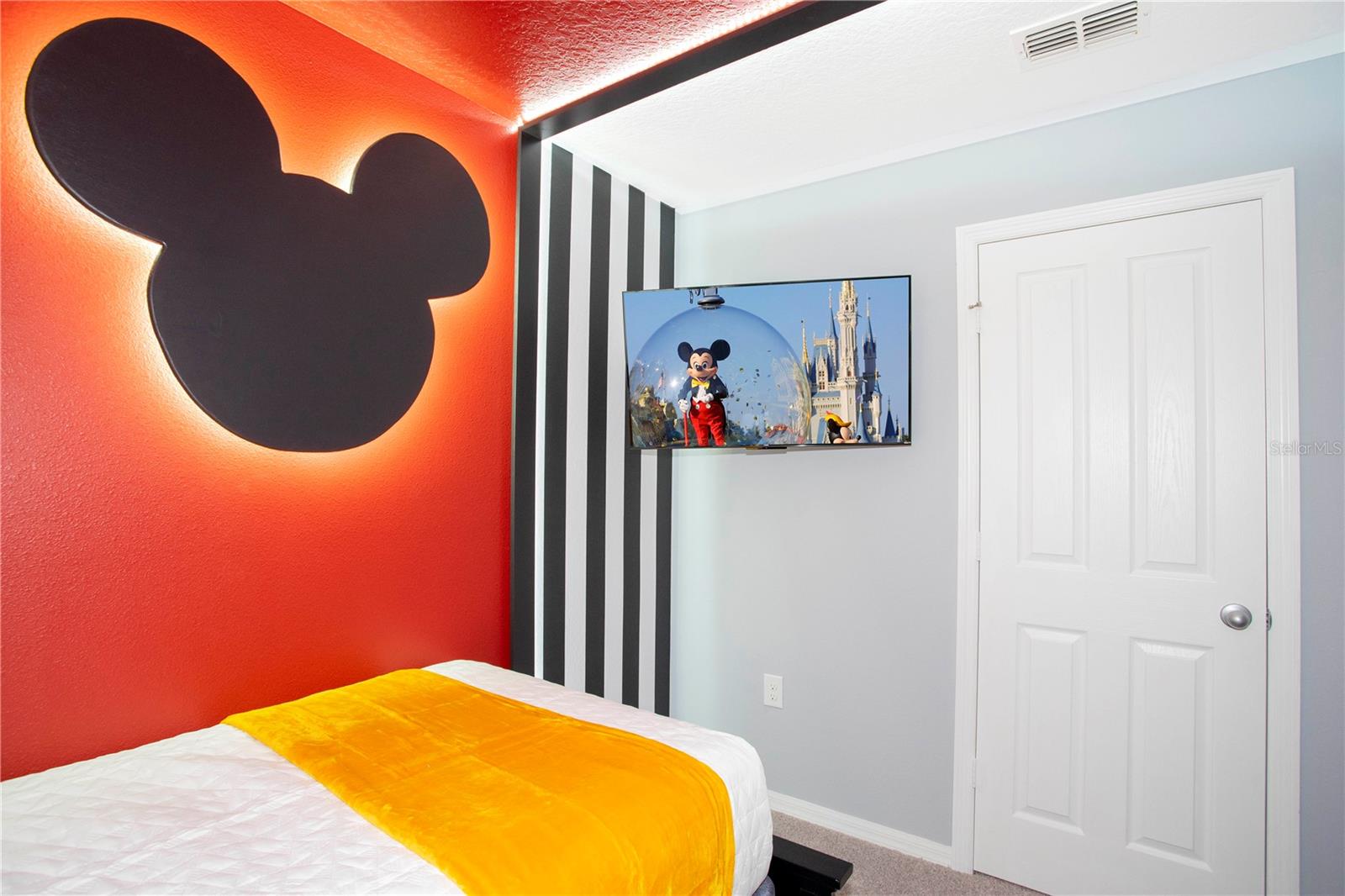 COMPASS BAY UNIT 3 - Residential Lease