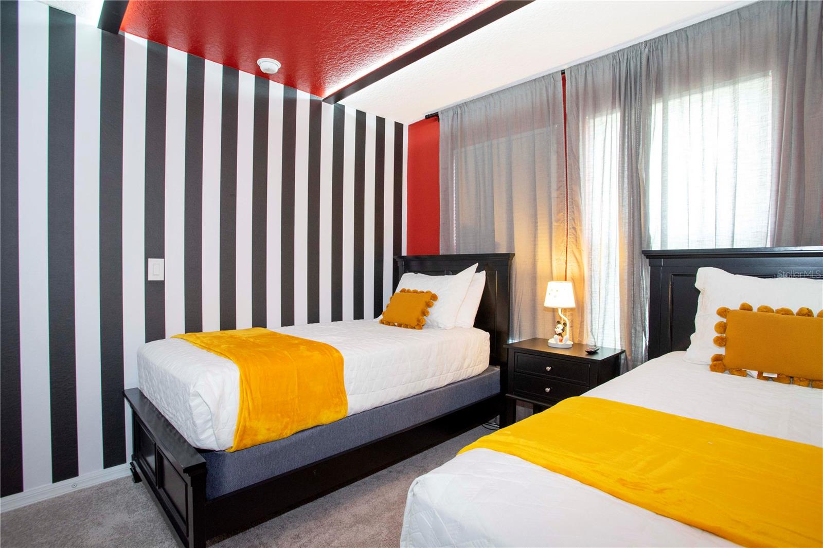 COMPASS BAY UNIT 3 - Residential Lease