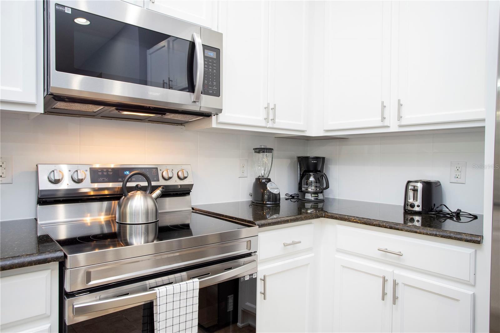 COMPASS BAY UNIT 3 - Residential Lease