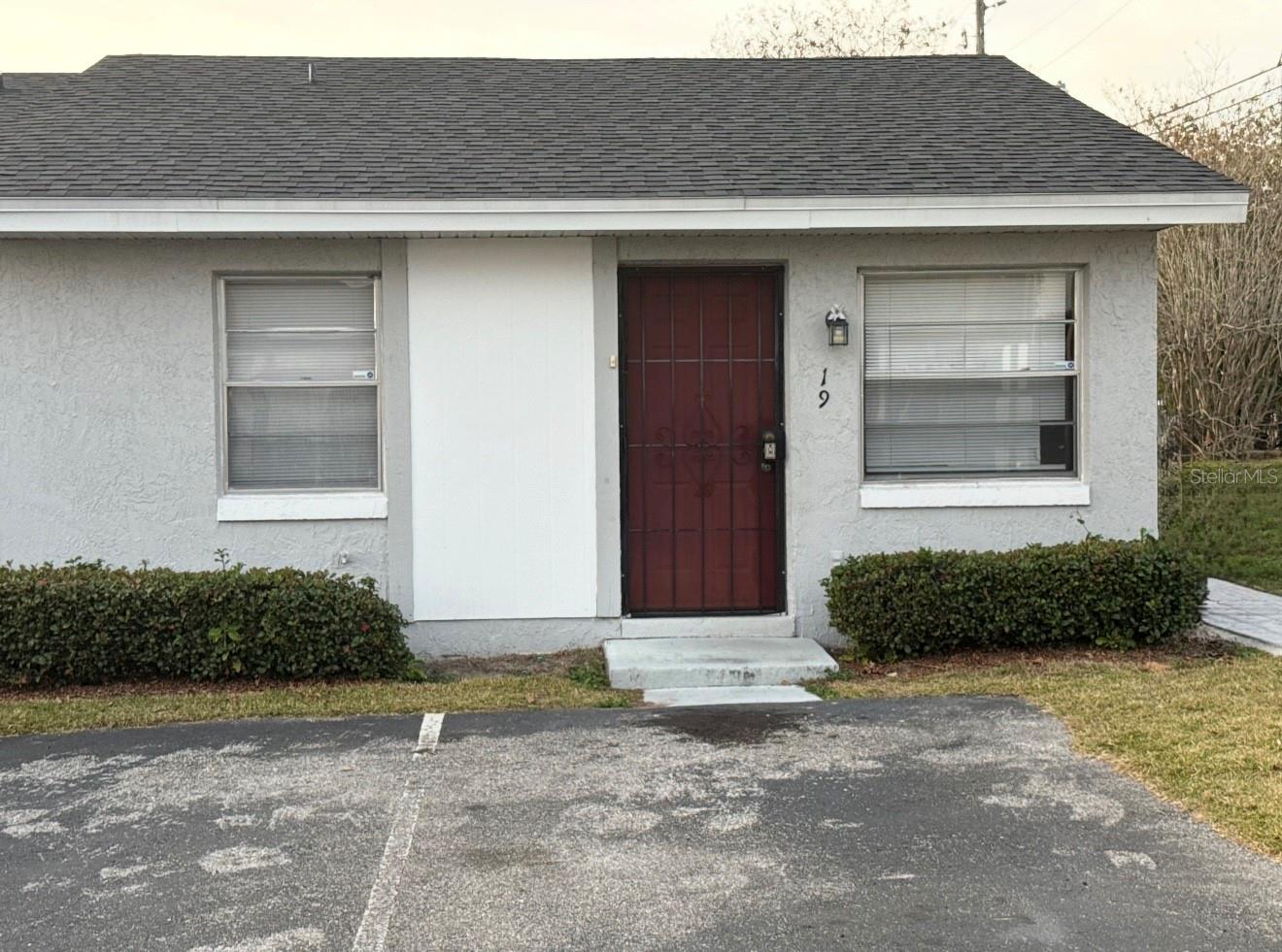 BUENAVENTURA LAKES UNIT 01 - Residential Lease