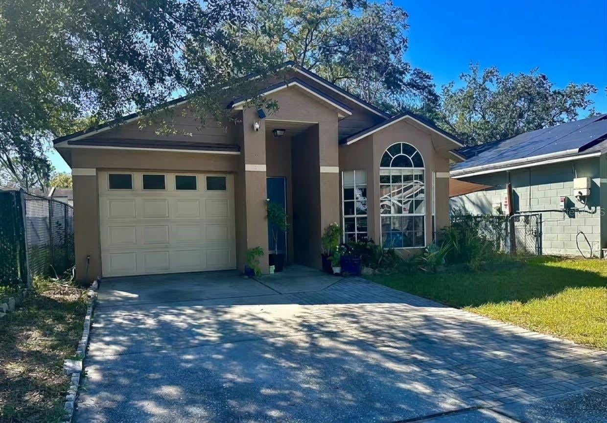 989 HAMLET COURT