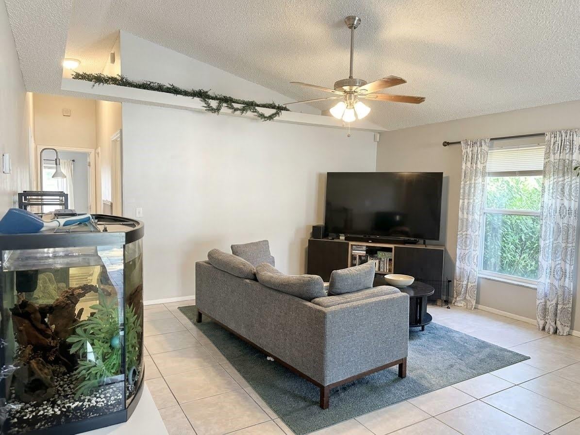 989 HAMLET COURT