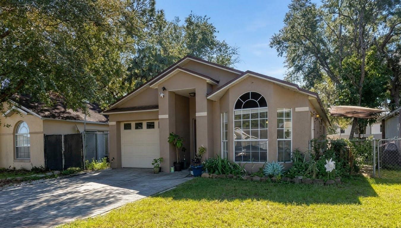 989 HAMLET COURT