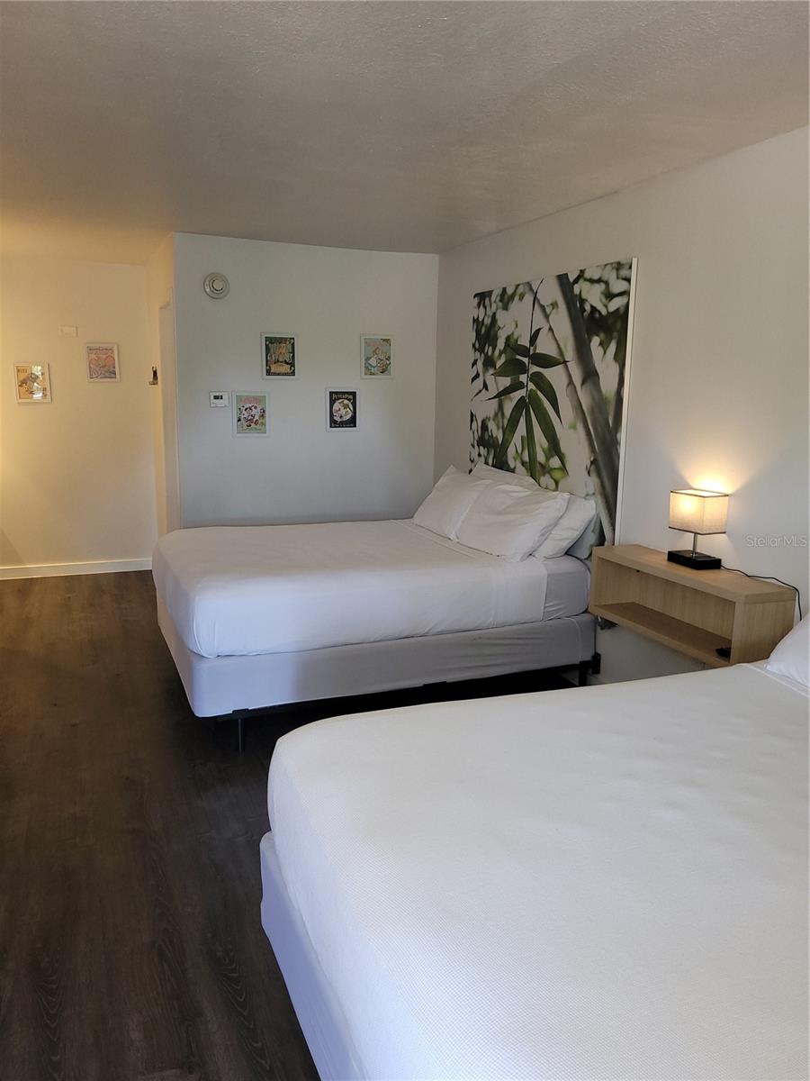 5245 W IRLO BRONSON MEM HWY 217