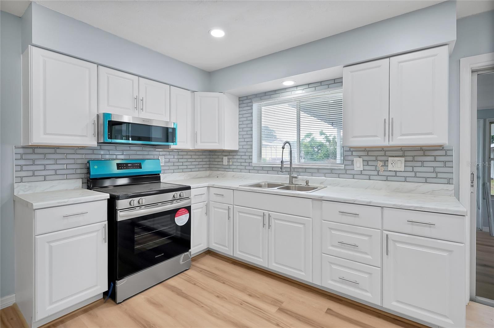 HARTRIDGE MANOR - Residential