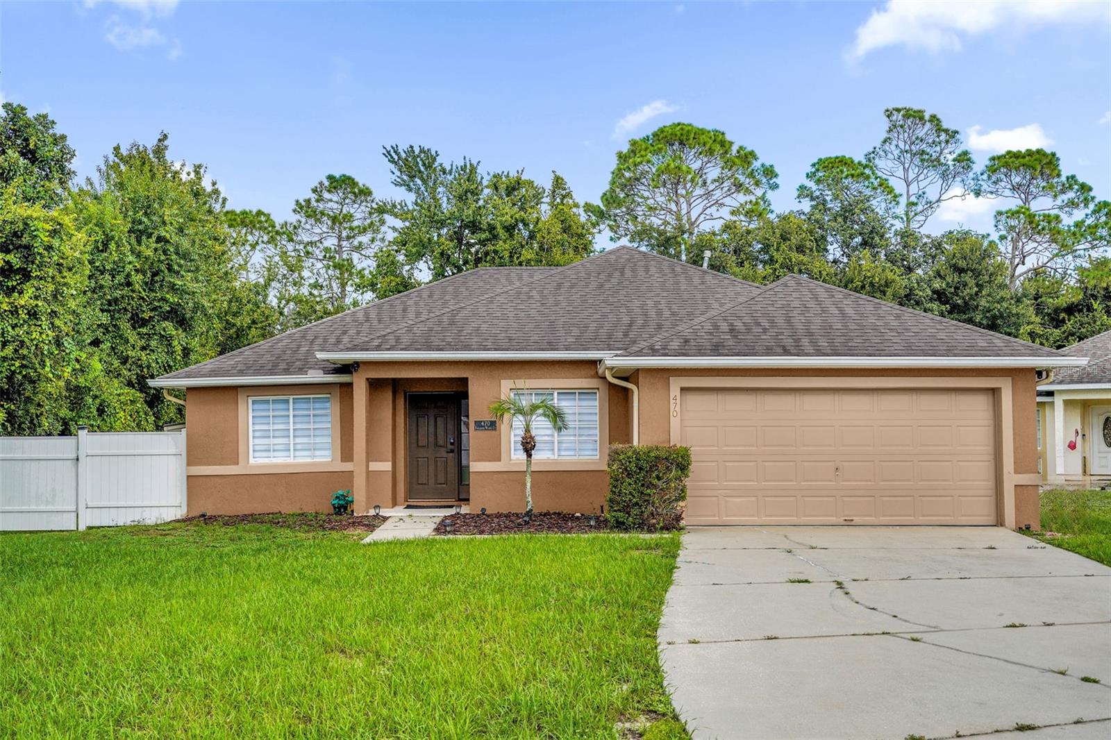 470 Paradise Woods Court, Davenport