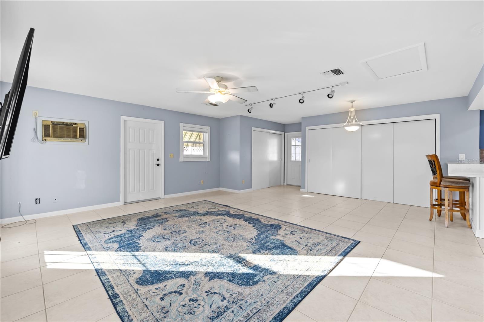 WINSTON PARK - Residential