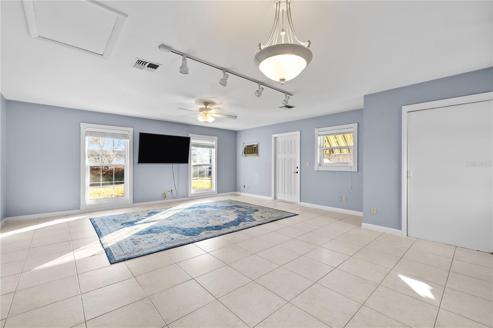 WINSTON PARK - Residential