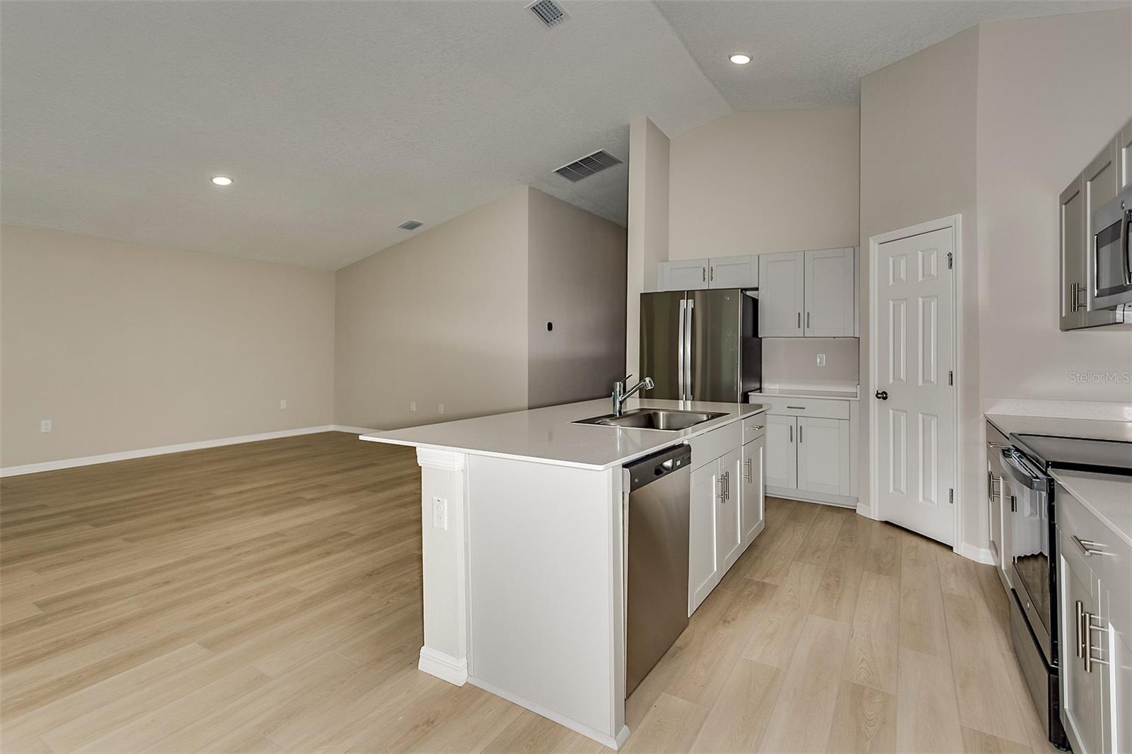 SCENIC TERRACE - Residential