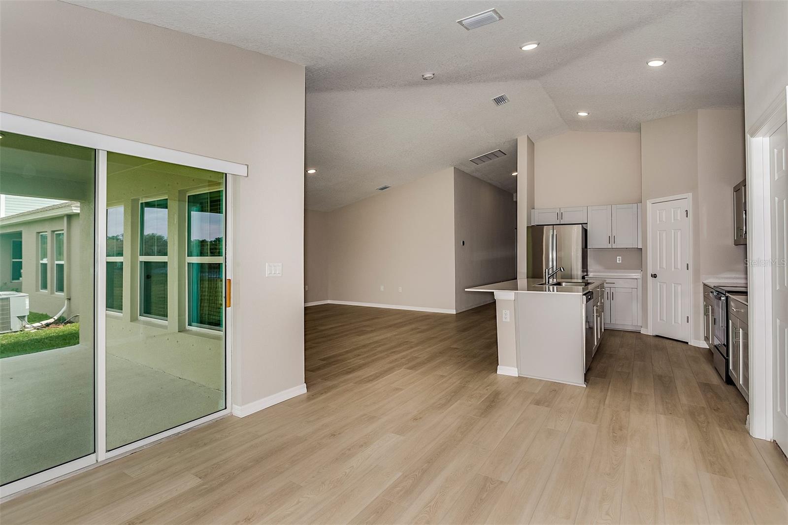 SCENIC TERRACE - Residential