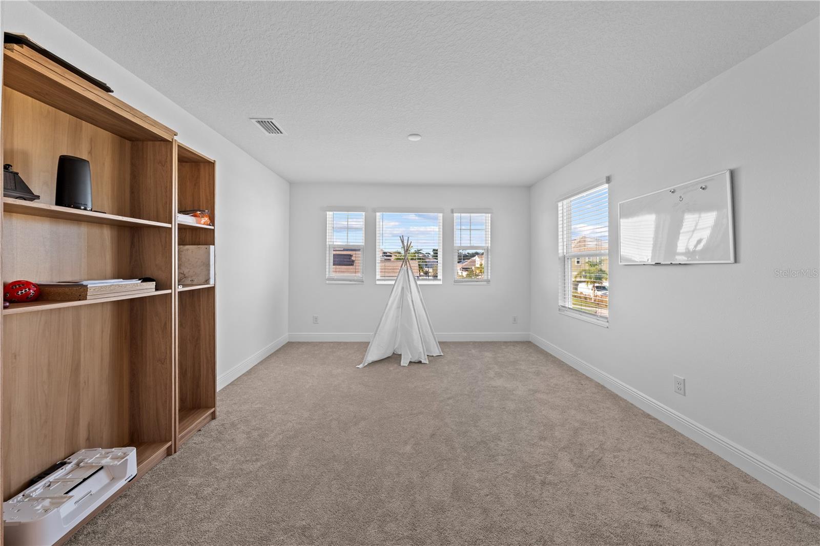 HANOVER LAKES PH 4 - Residential