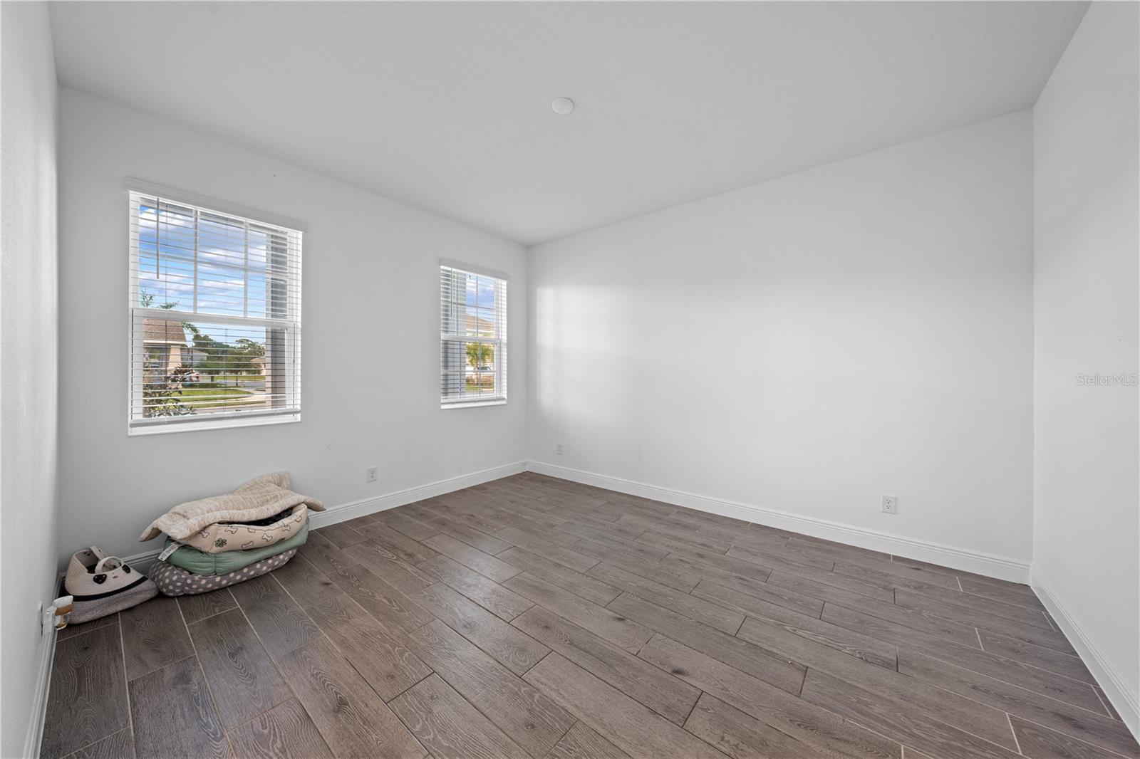 HANOVER LAKES PH 4 - Residential