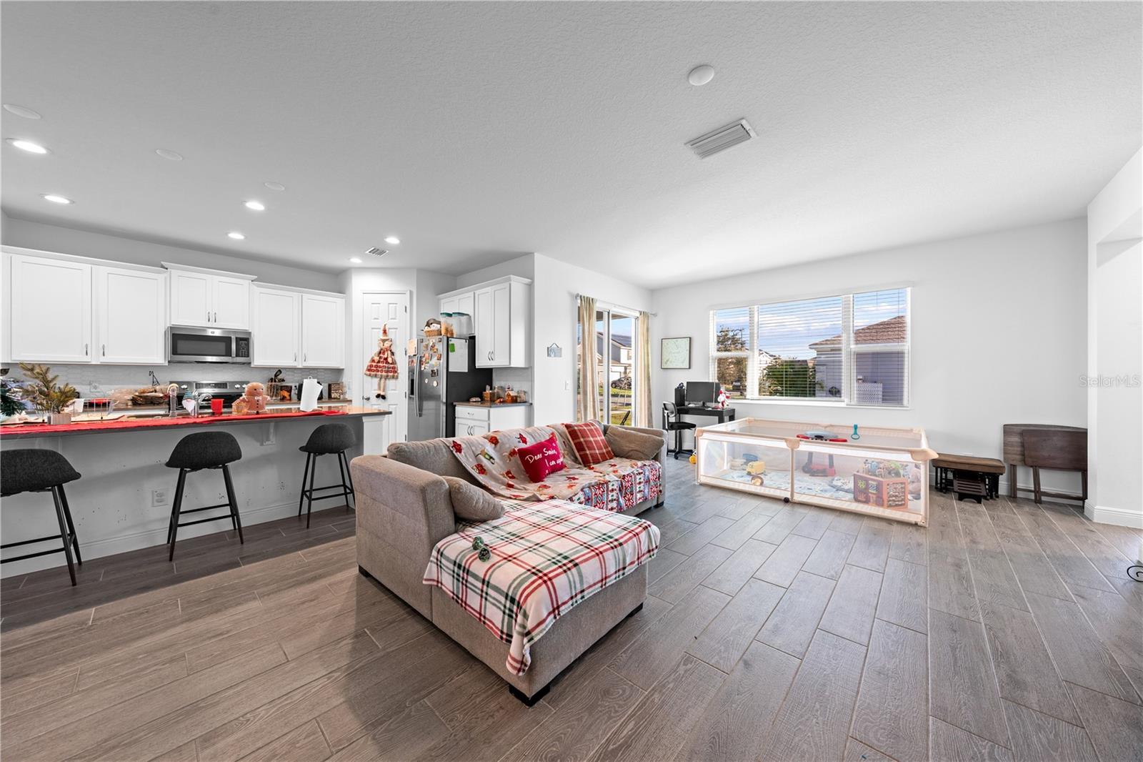 HANOVER LAKES PH 4 - Residential