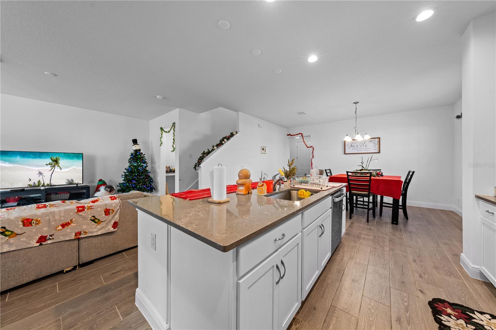 HANOVER LAKES PH 4 - Residential