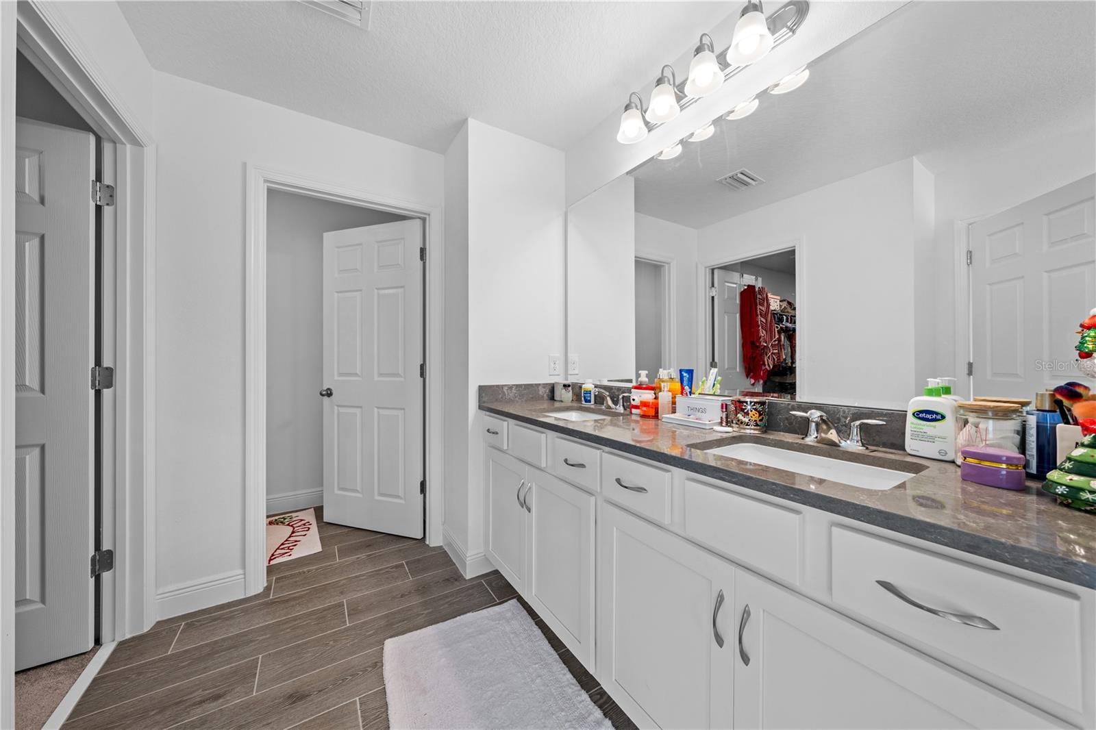 HANOVER LAKES PH 4 - Residential