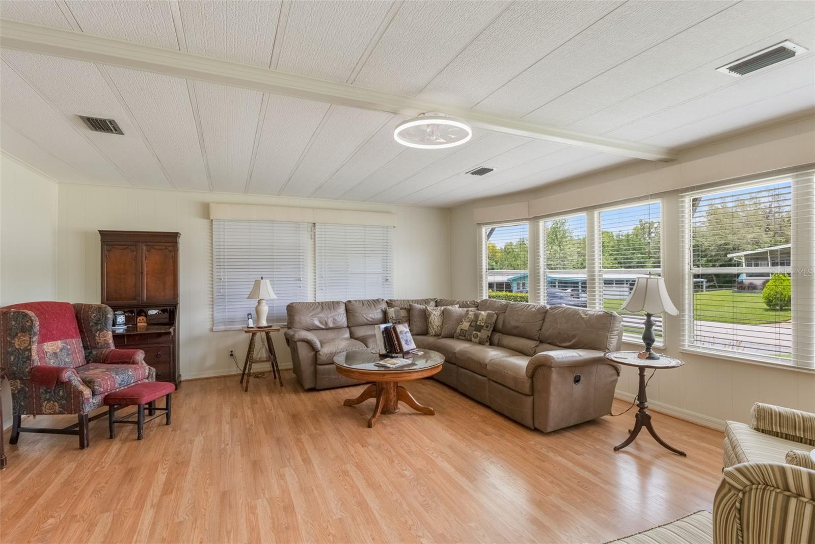 142 FLORENCE BOULEVARD