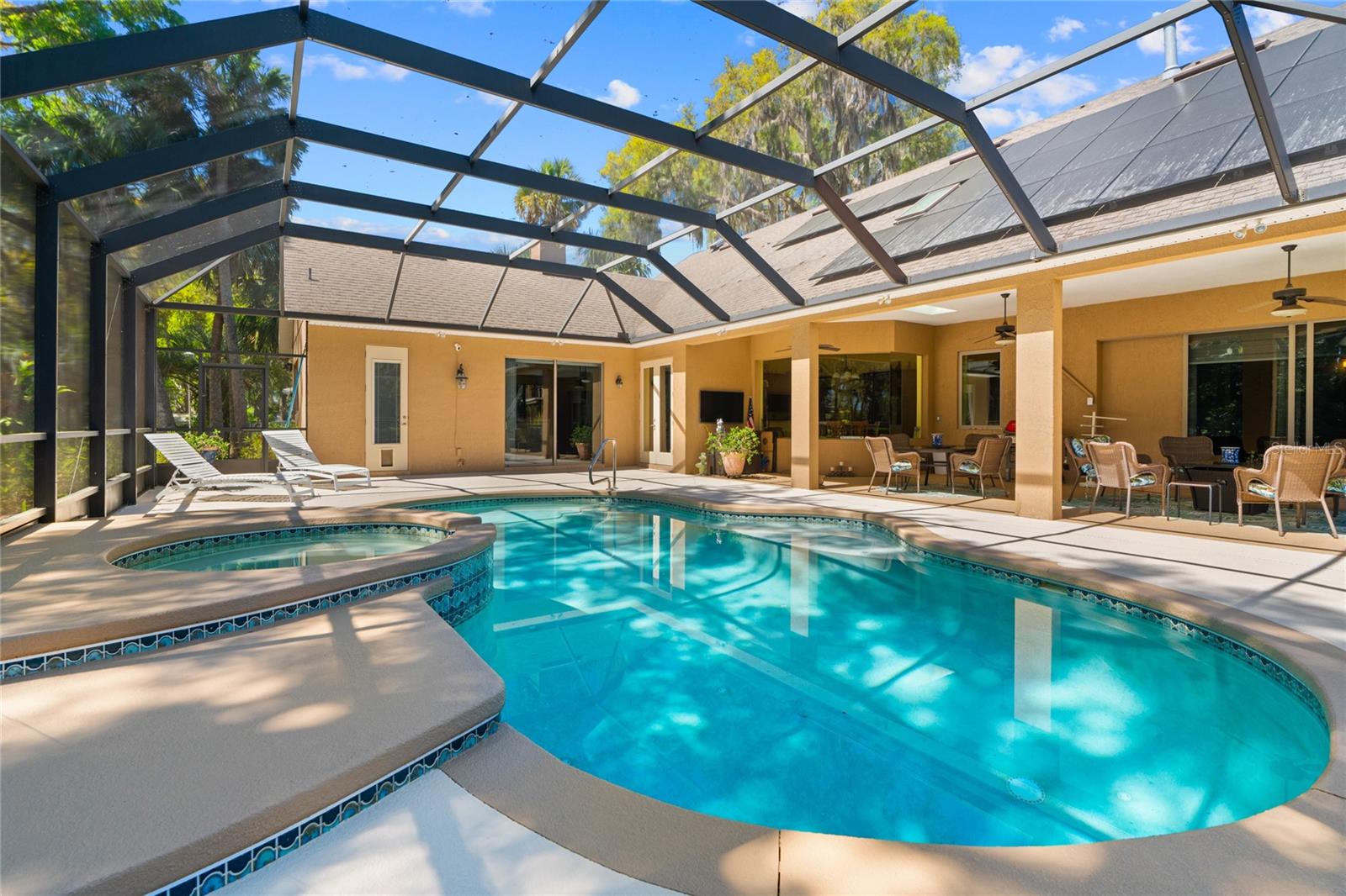 RIVER RIDGE - Residential