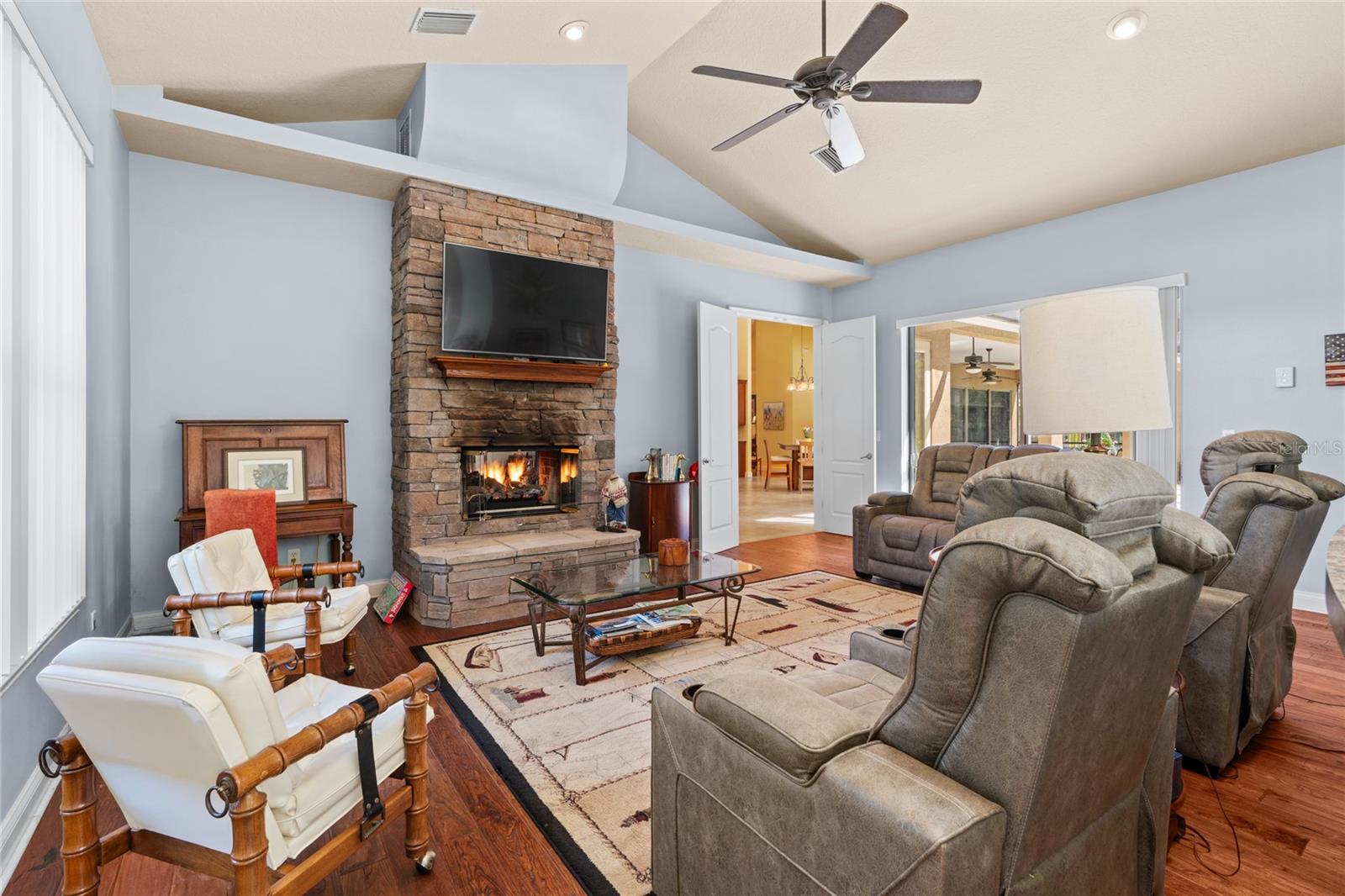 RIVER RIDGE - Residential