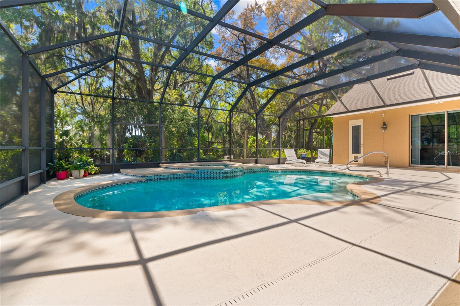 RIVER RIDGE - Residential