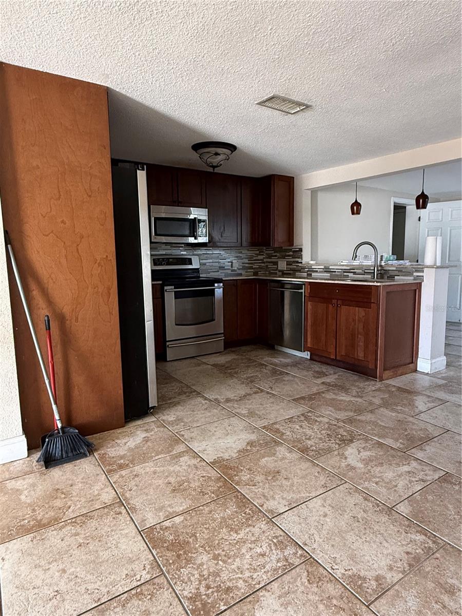 4233 BELLE ISLE COURT