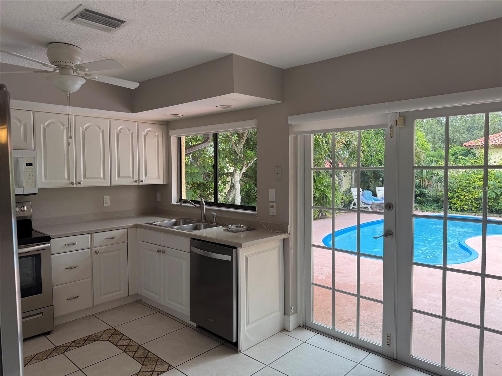GRANADA VILLAS PH 03 - Residential Lease