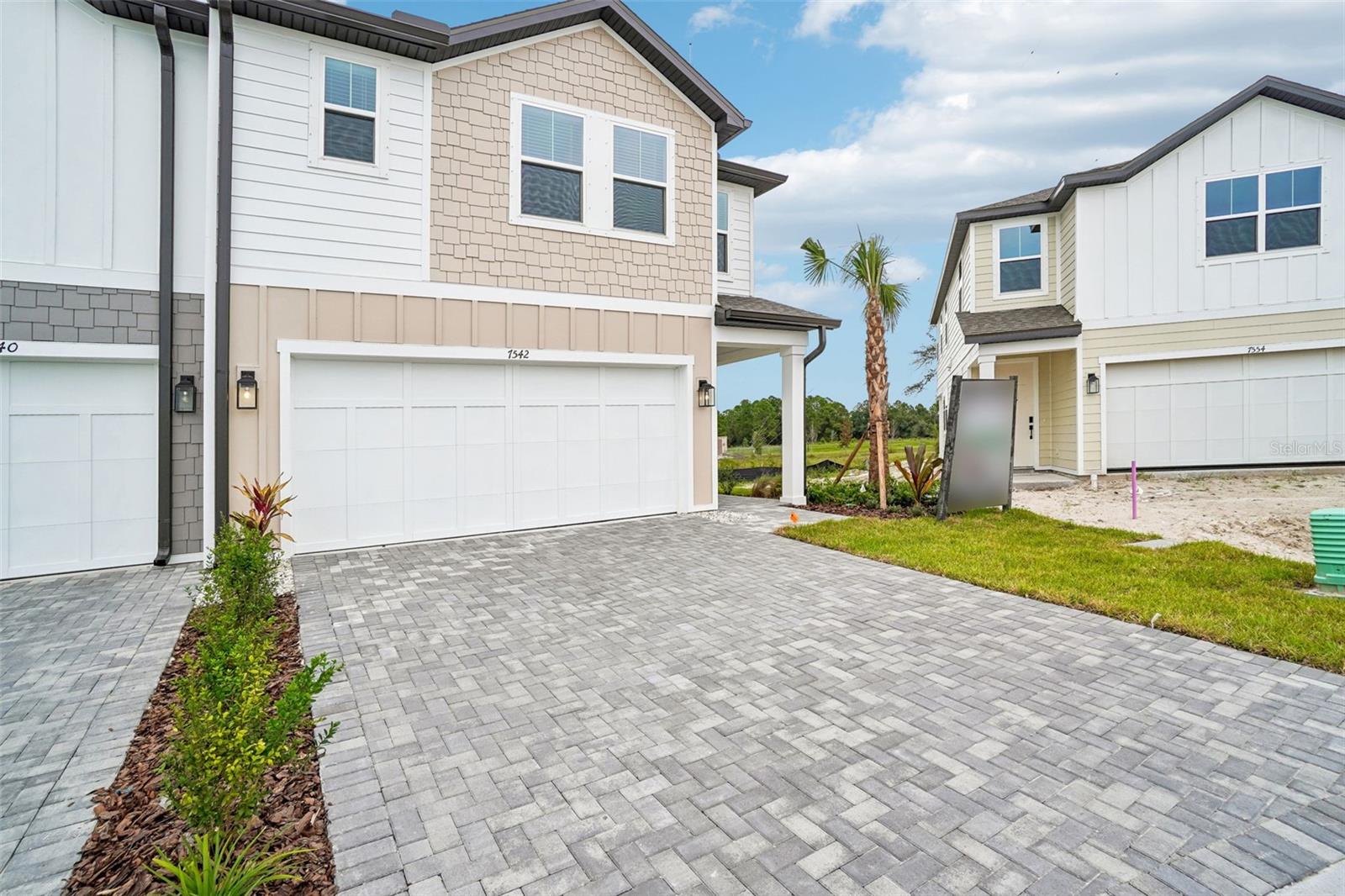 7542 DEER VALLEY CIRCLE