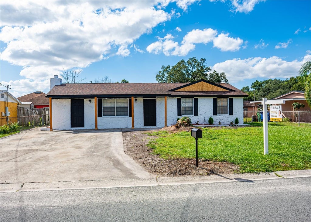 Photo of 3414 Carioca Court, Tampa, FL 33605 (MLS # TB8560037)