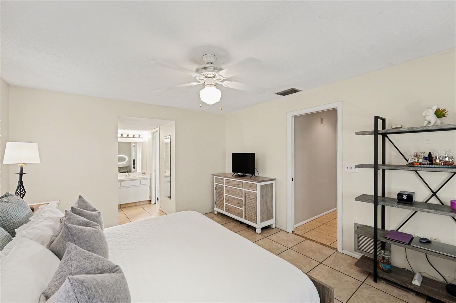 LAKES UNIT I - Residential