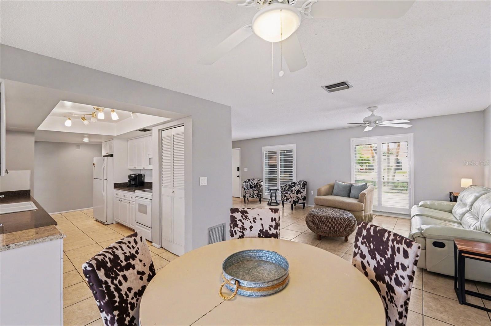 LAKES UNIT I - Residential