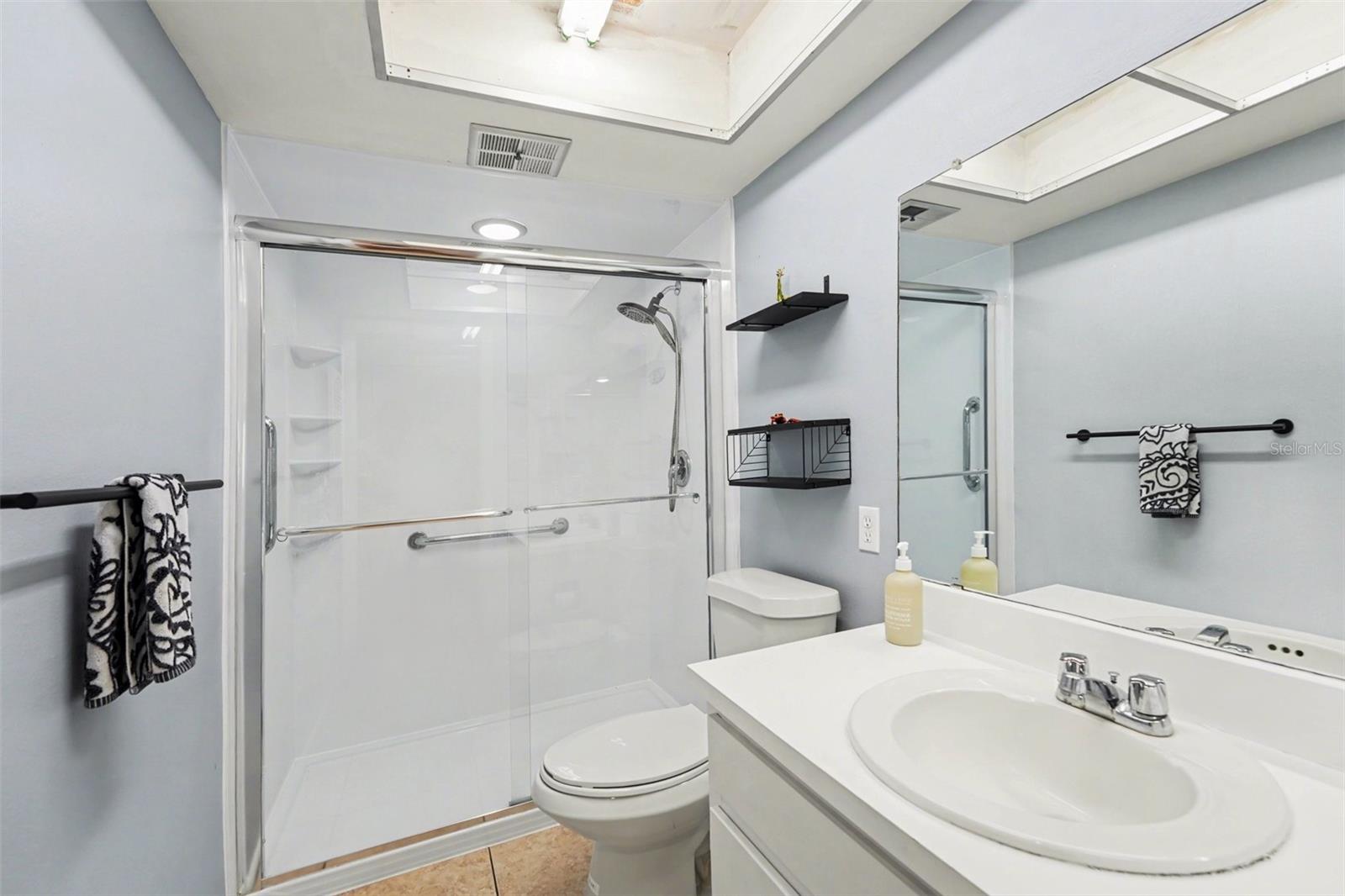 LAKES UNIT I - Residential