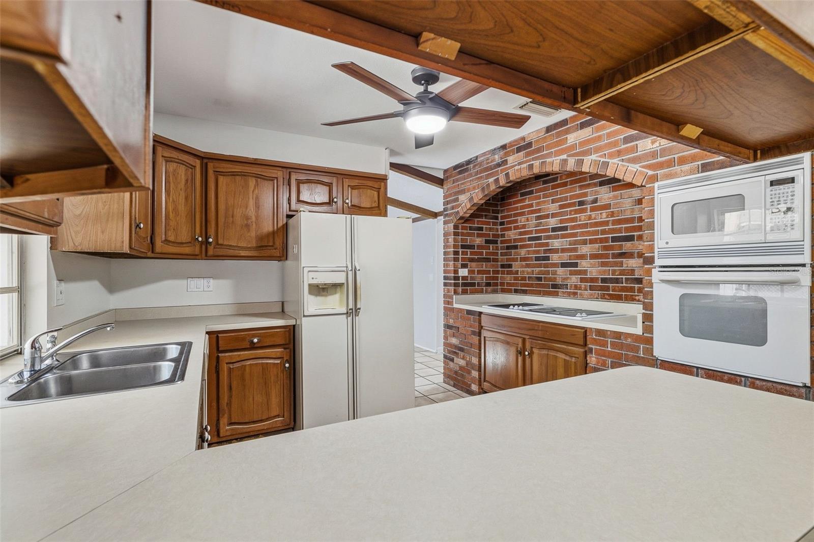 CATHEDRAL OAKS ESTATES - Residential