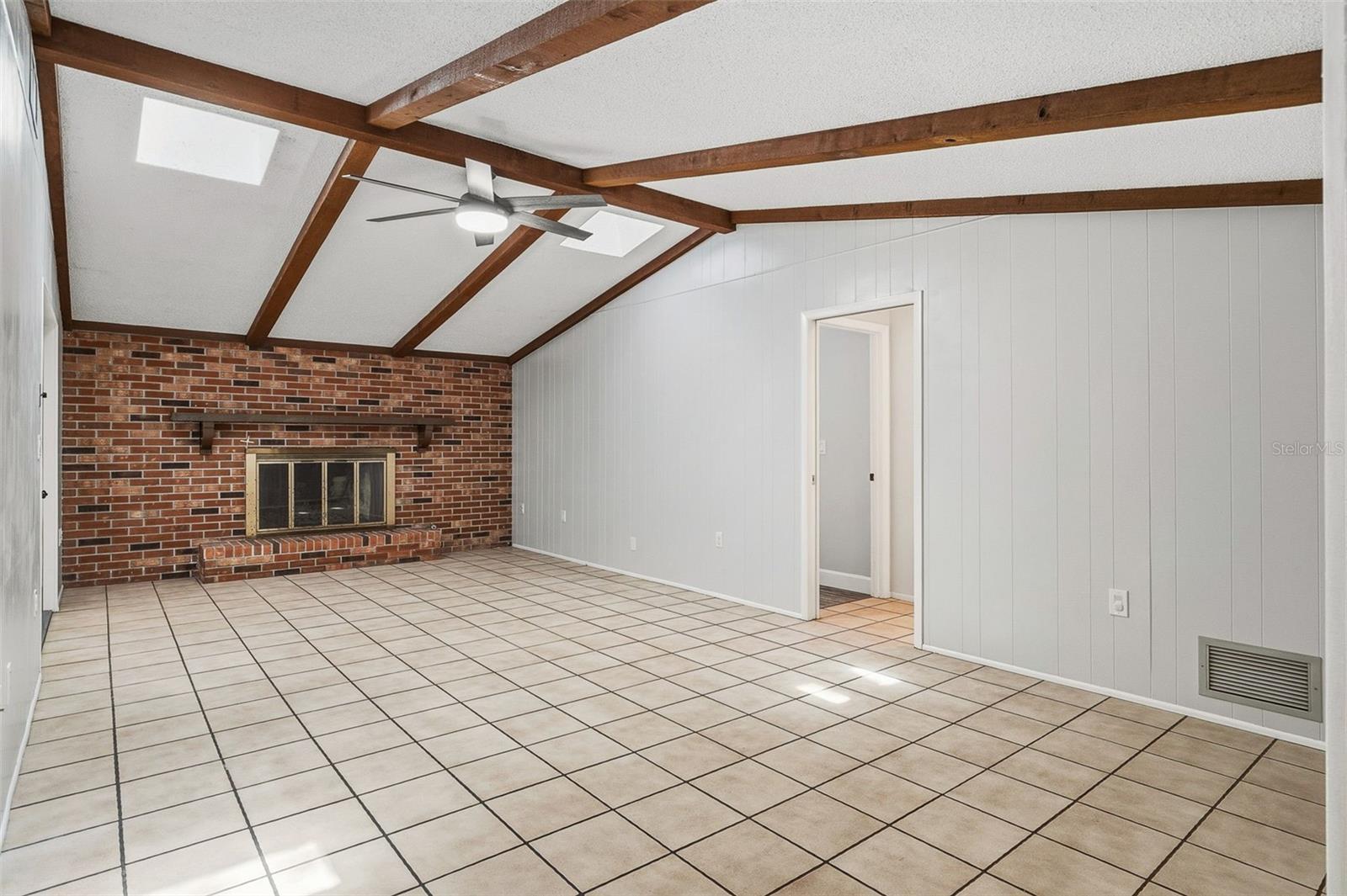CATHEDRAL OAKS ESTATES - Residential