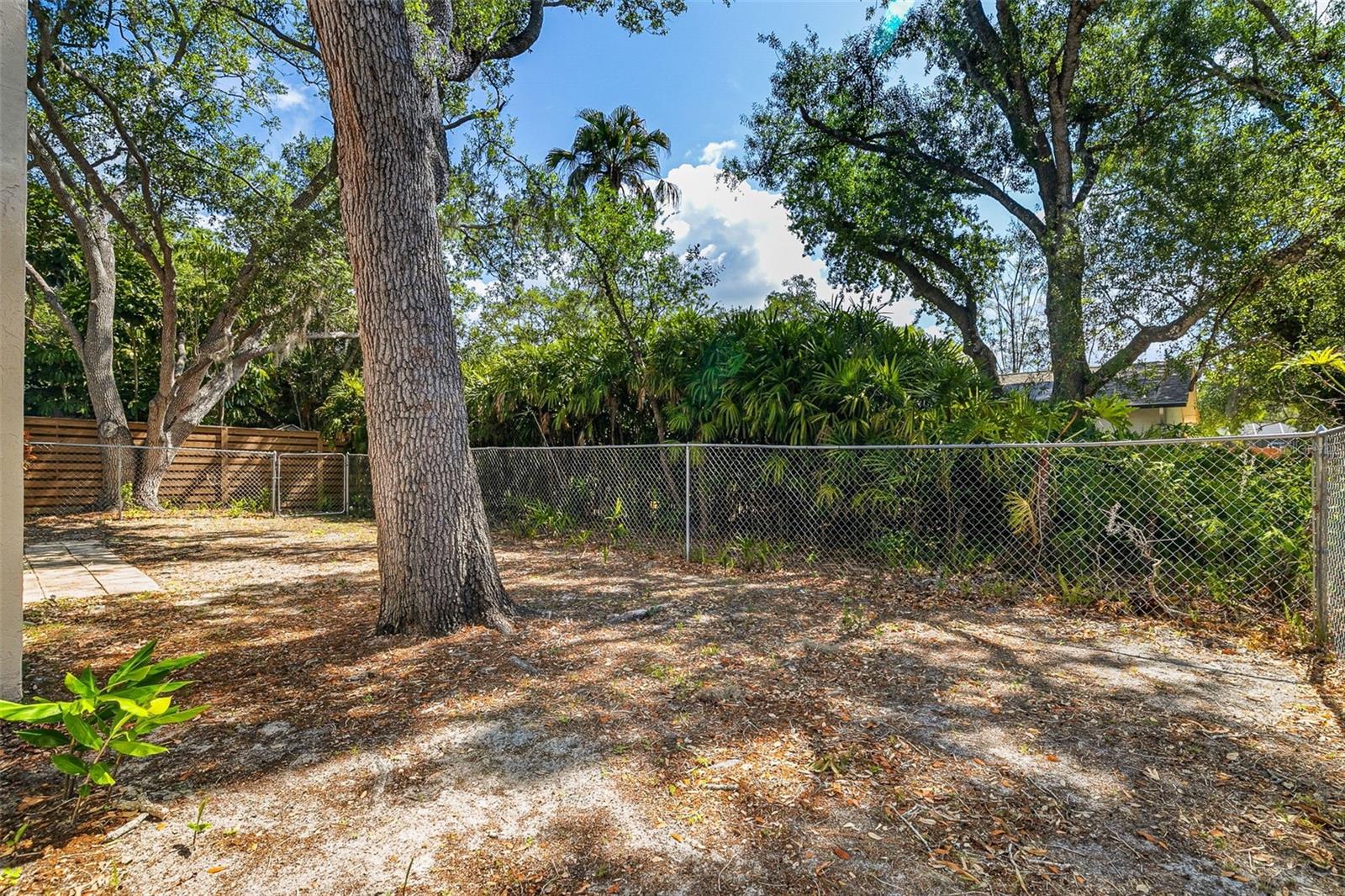 CATHEDRAL OAKS ESTATES - Residential