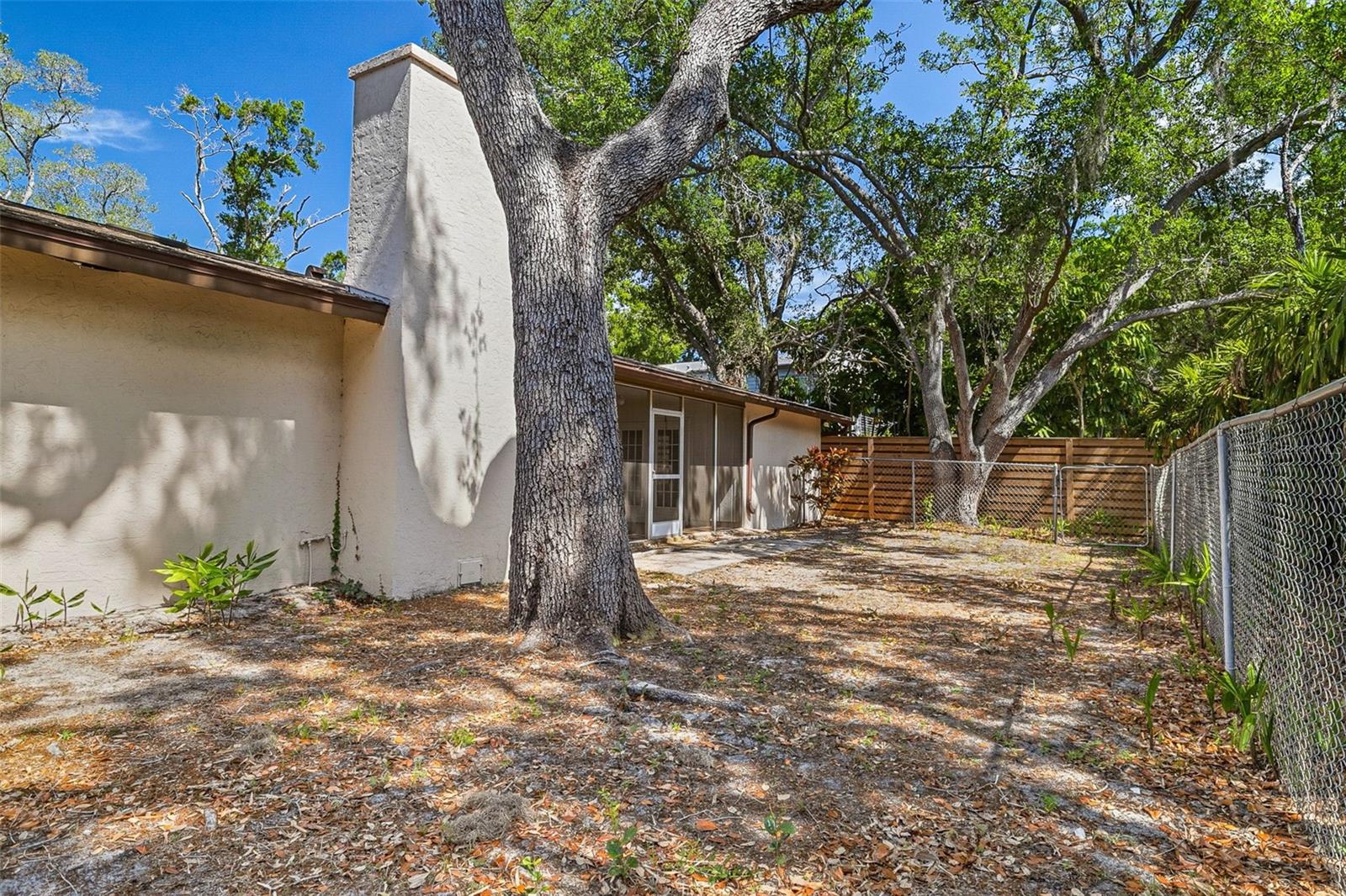 CATHEDRAL OAKS ESTATES - Residential